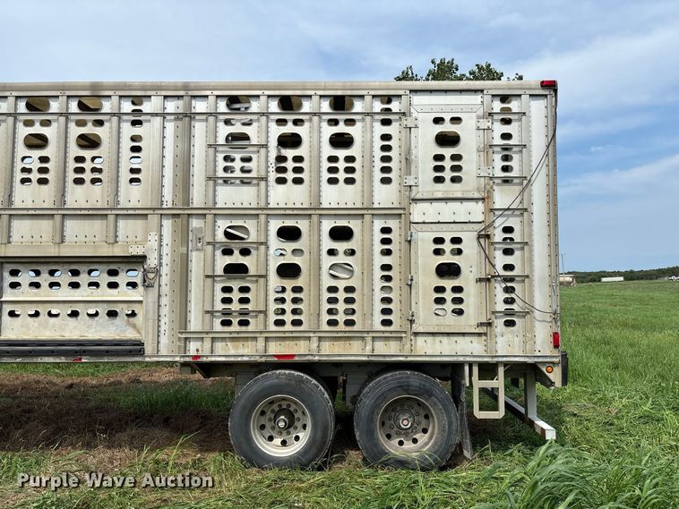 image for item DZ4588 2001 Wilson PSAL-303P livestock trailer