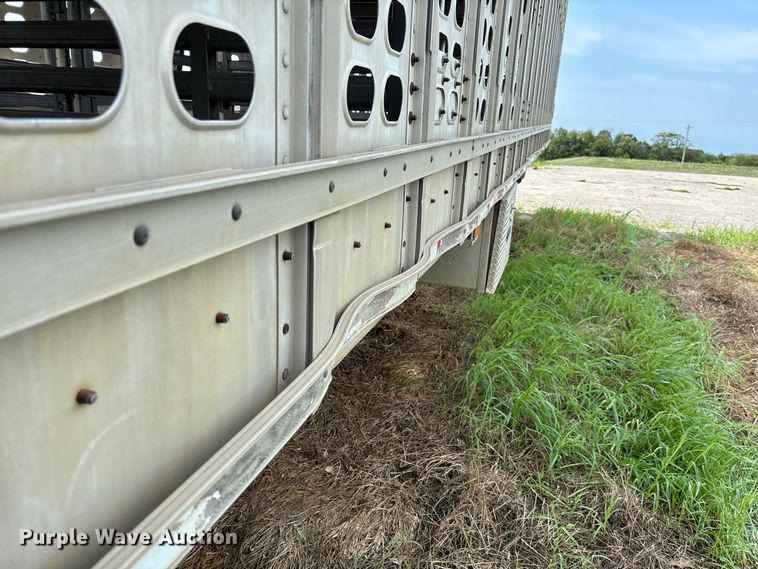 image for item DZ4588 2001 Wilson PSAL-303P livestock trailer