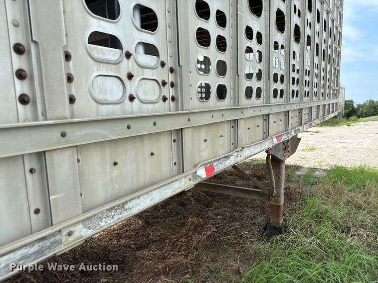 image for item DZ4588 2001 Wilson PSAL-303P livestock trailer