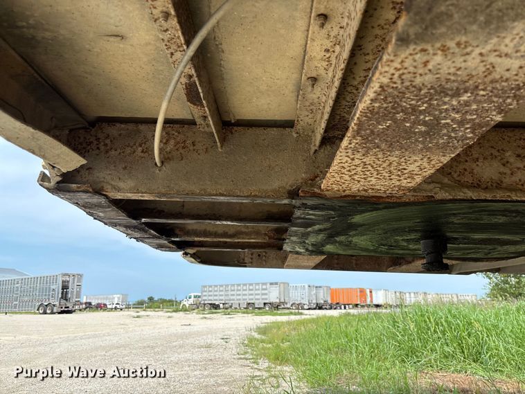 image for item DZ4588 2001 Wilson PSAL-303P livestock trailer