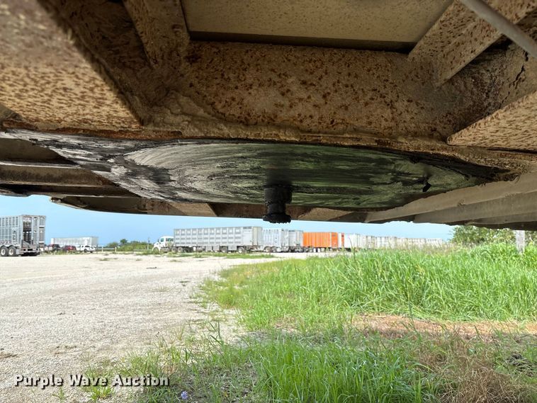 image for item DZ4588 2001 Wilson PSAL-303P livestock trailer