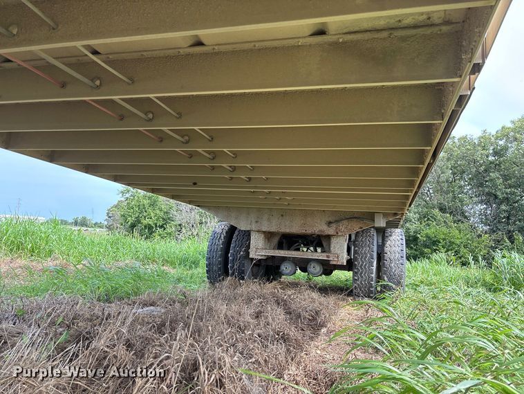 image for item DZ4588 2001 Wilson PSAL-303P livestock trailer