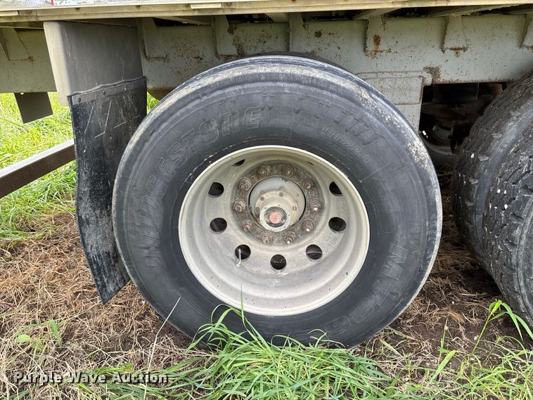 image for item DZ4588 2001 Wilson PSAL-303P livestock trailer