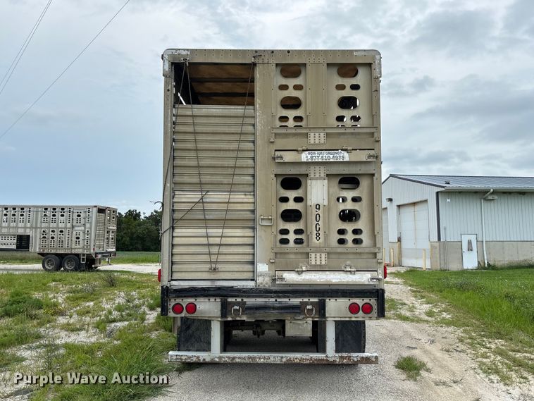 image for item DZ4589 2001 Wilson PSAL-303P livestock trailer