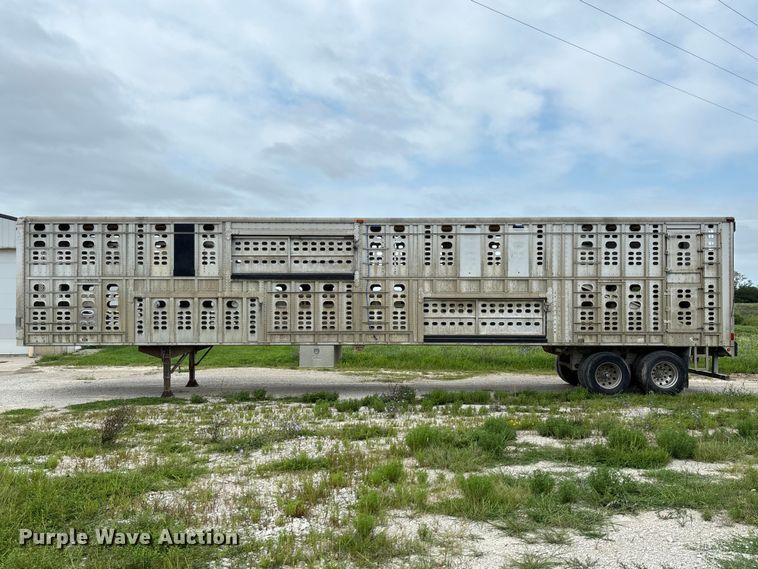 image for item DZ4589 2001 Wilson PSAL-303P livestock trailer