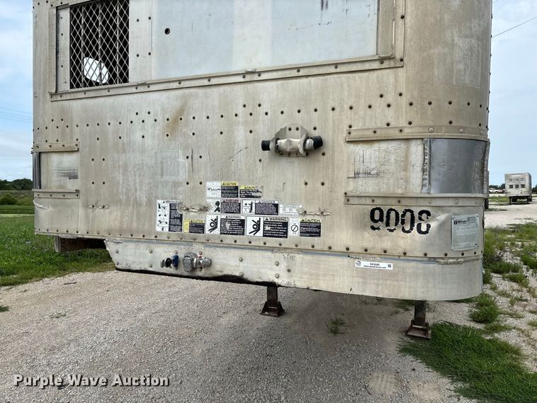 image for item DZ4589 2001 Wilson PSAL-303P livestock trailer