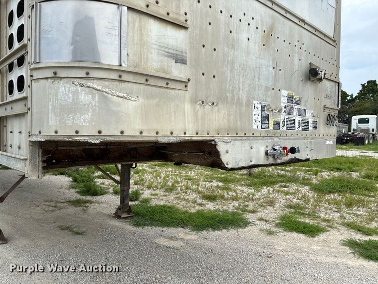 image for item DZ4589 2001 Wilson PSAL-303P livestock trailer