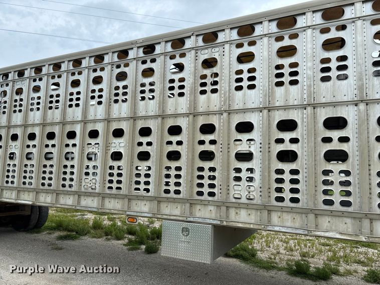image for item DZ4589 2001 Wilson PSAL-303P livestock trailer