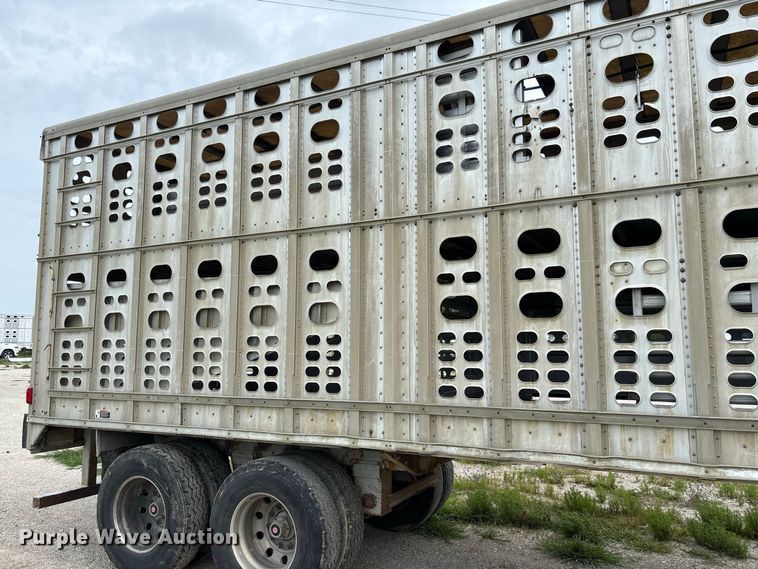 image for item DZ4589 2001 Wilson PSAL-303P livestock trailer