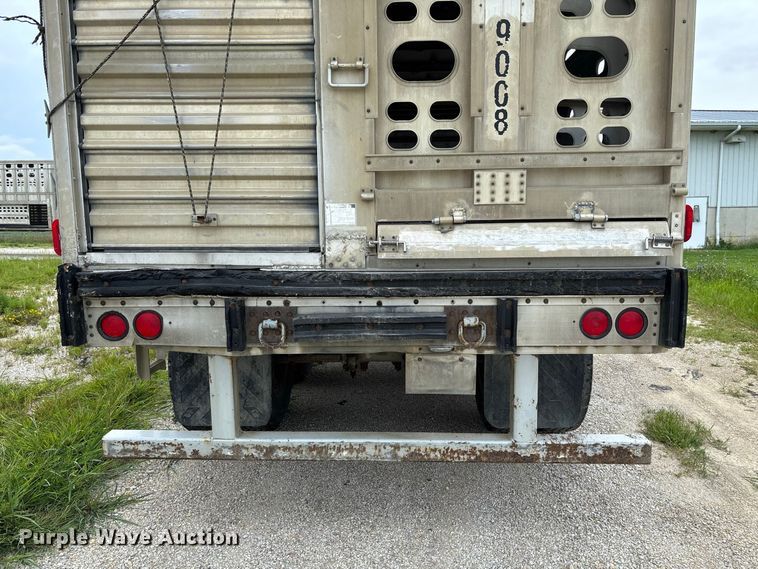 image for item DZ4589 2001 Wilson PSAL-303P livestock trailer