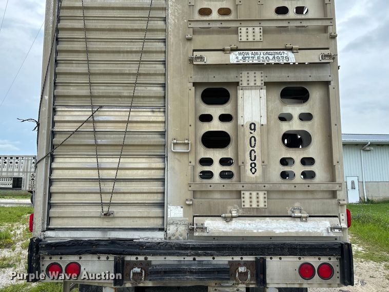 image for item DZ4589 2001 Wilson PSAL-303P livestock trailer