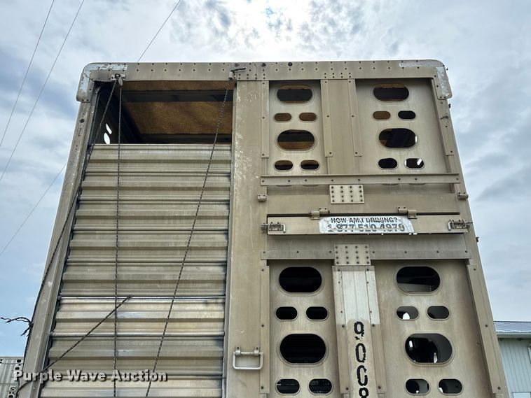image for item DZ4589 2001 Wilson PSAL-303P livestock trailer