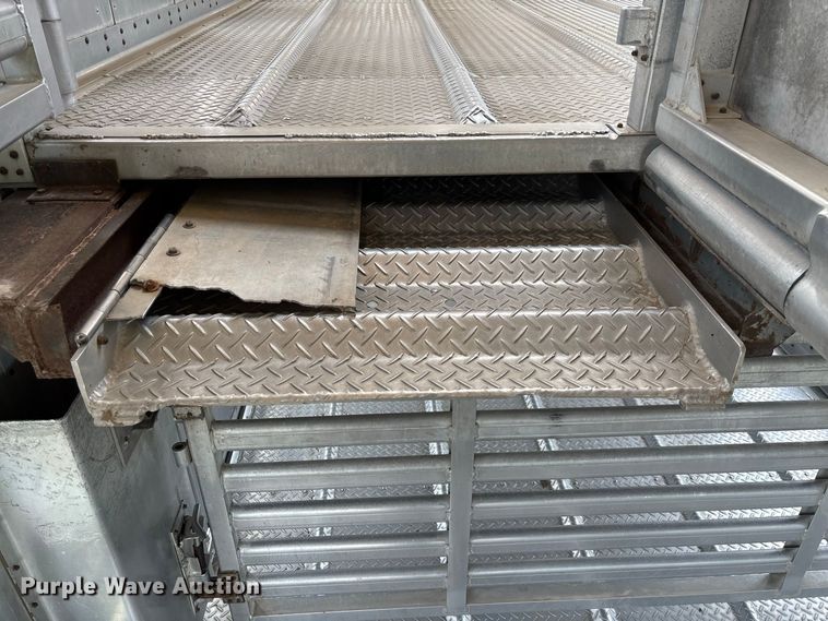 image for item DZ4589 2001 Wilson PSAL-303P livestock trailer