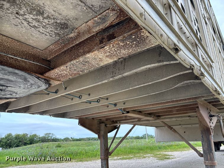 image for item DZ4589 2001 Wilson PSAL-303P livestock trailer