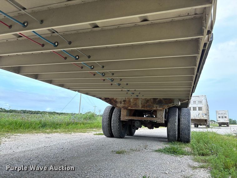 image for item DZ4589 2001 Wilson PSAL-303P livestock trailer