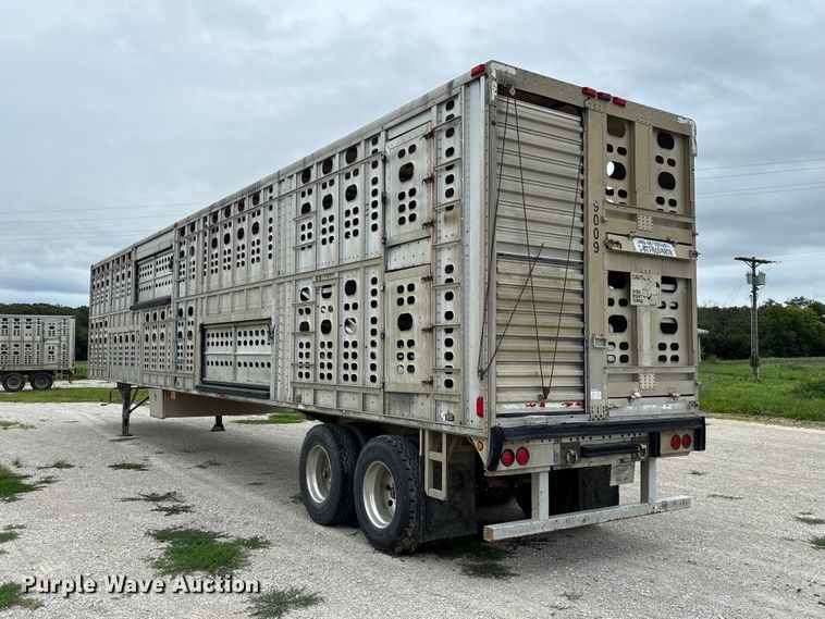 image for item DZ4590 2001 Wilson PSAL-303P livestock trailer