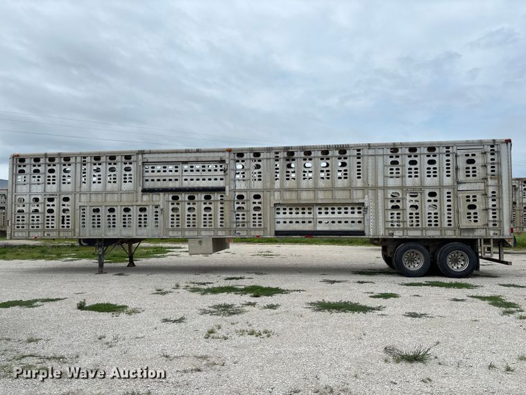 image for item DZ4590 2001 Wilson PSAL-303P livestock trailer
