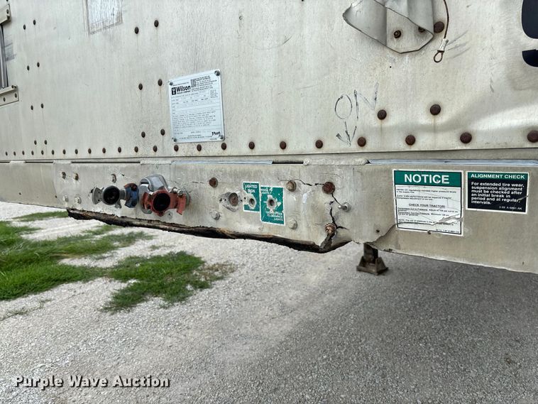 image for item DZ4590 2001 Wilson PSAL-303P livestock trailer