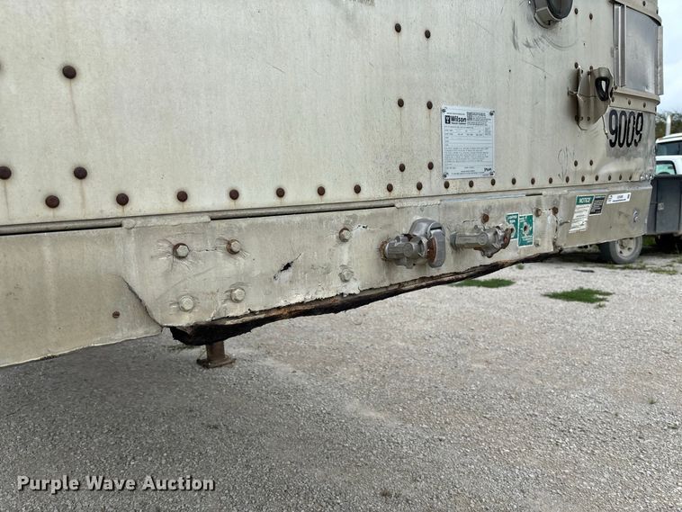 image for item DZ4590 2001 Wilson PSAL-303P livestock trailer