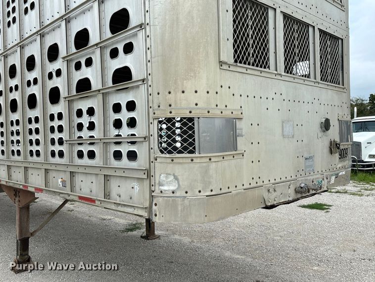 image for item DZ4590 2001 Wilson PSAL-303P livestock trailer