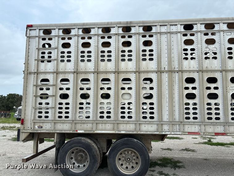 image for item DZ4590 2001 Wilson PSAL-303P livestock trailer