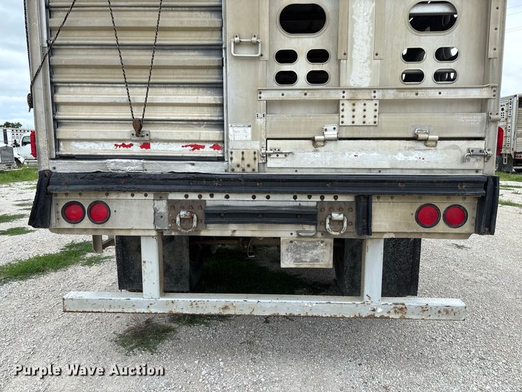 image for item DZ4590 2001 Wilson PSAL-303P livestock trailer