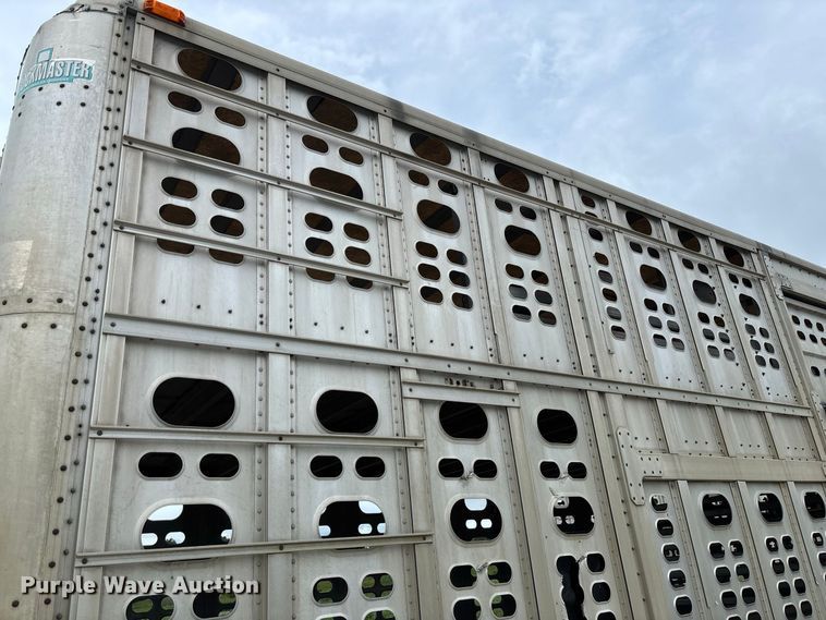 image for item DZ4590 2001 Wilson PSAL-303P livestock trailer