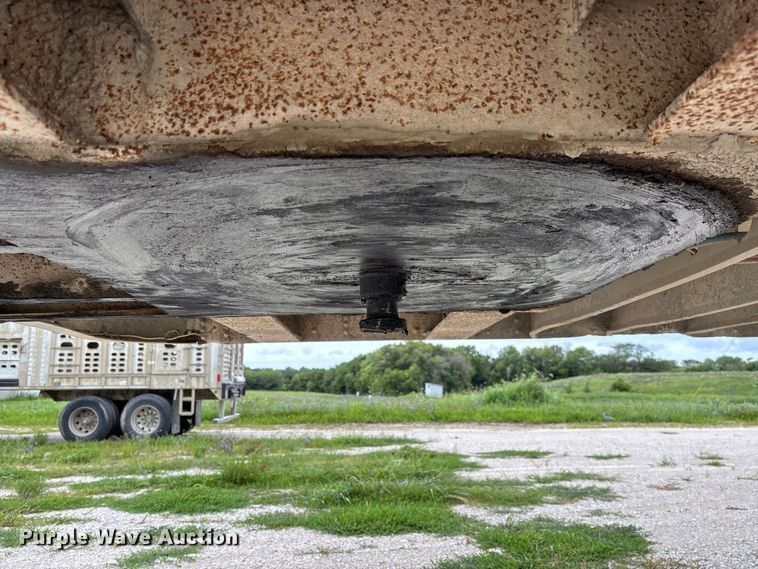 image for item DZ4590 2001 Wilson PSAL-303P livestock trailer