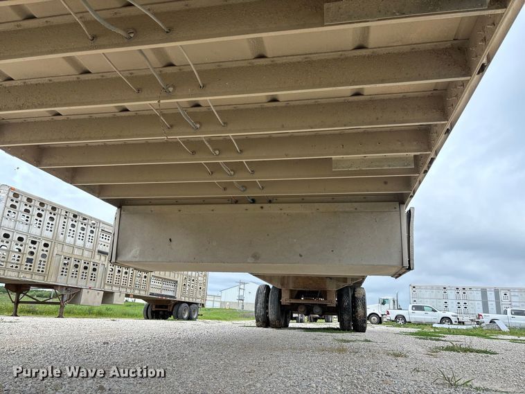 image for item DZ4590 2001 Wilson PSAL-303P livestock trailer