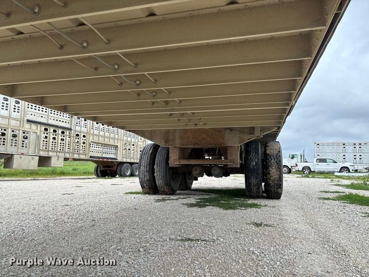 image for item DZ4590 2001 Wilson PSAL-303P livestock trailer