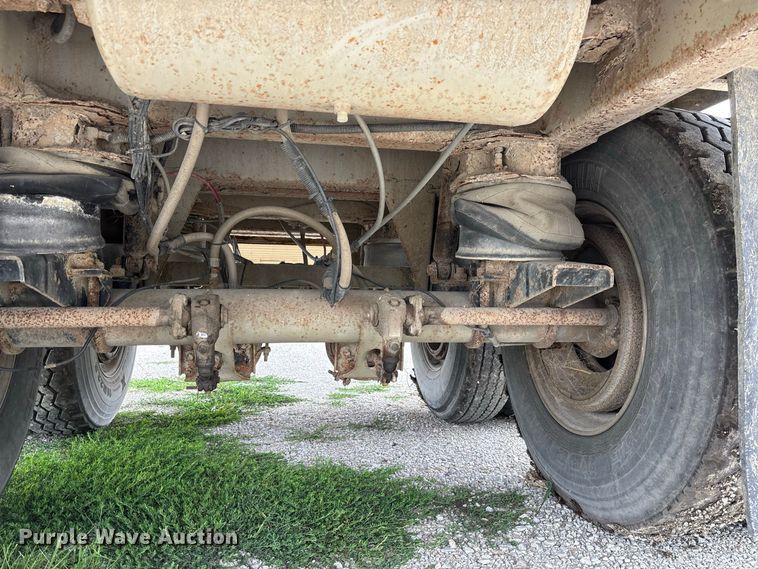 image for item DZ4590 2001 Wilson PSAL-303P livestock trailer