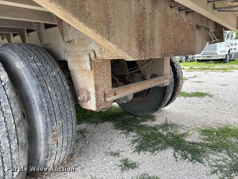 image for item DZ4590 2001 Wilson PSAL-303P livestock trailer