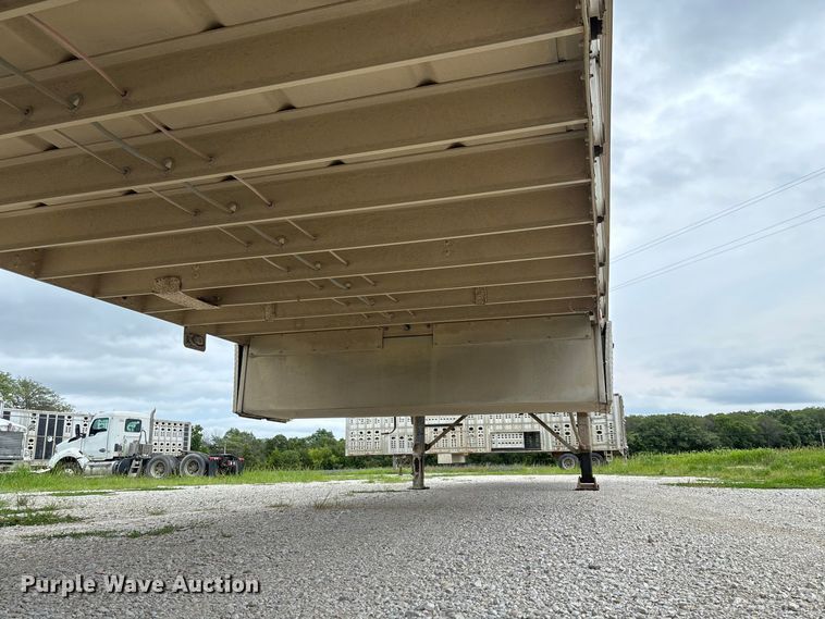 image for item DZ4590 2001 Wilson PSAL-303P livestock trailer