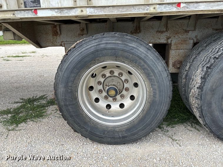 image for item DZ4590 2001 Wilson PSAL-303P livestock trailer