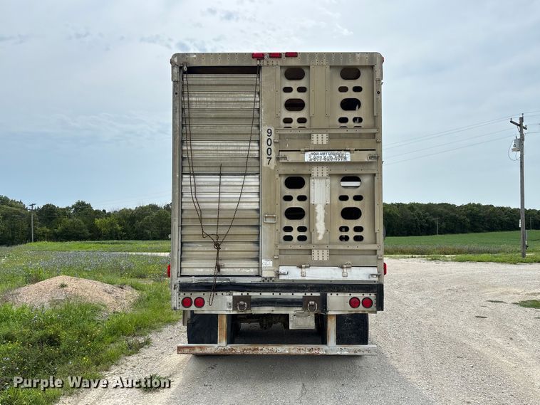 image for item DZ4591 2001 Wilson PSAL-303P livestock trailer