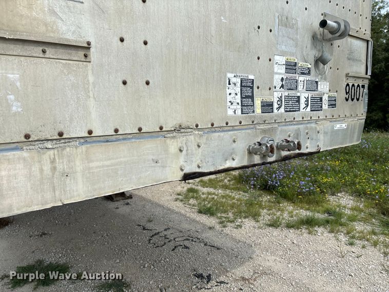 image for item DZ4591 2001 Wilson PSAL-303P livestock trailer