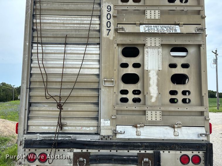 image for item DZ4591 2001 Wilson PSAL-303P livestock trailer