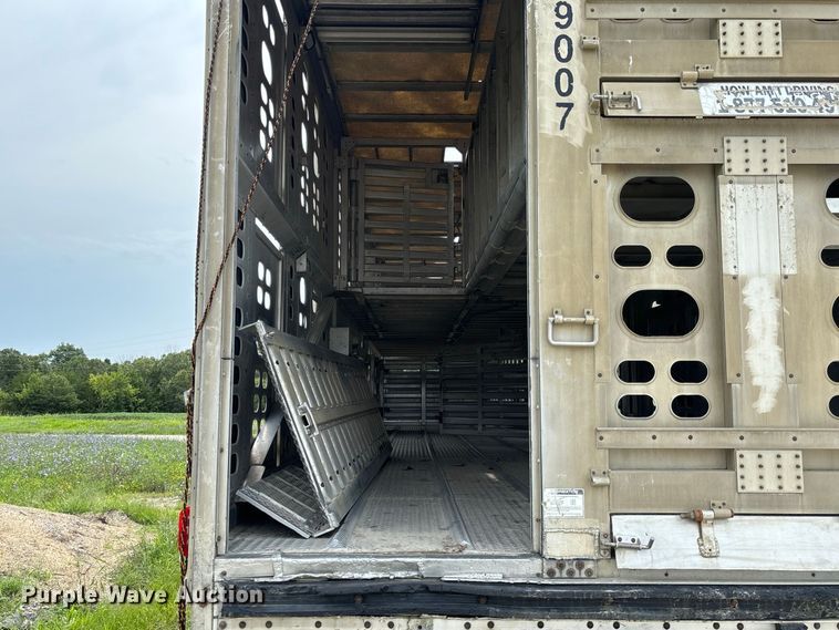 image for item DZ4591 2001 Wilson PSAL-303P livestock trailer