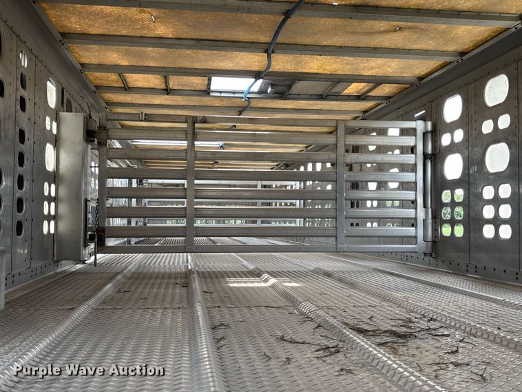 image for item DZ4591 2001 Wilson PSAL-303P livestock trailer