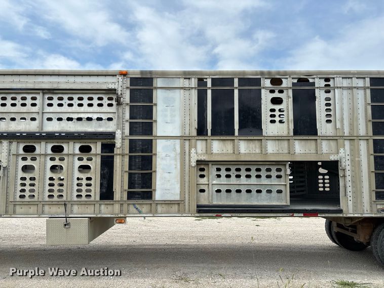 image for item DZ4591 2001 Wilson PSAL-303P livestock trailer