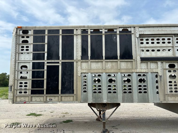 image for item DZ4591 2001 Wilson PSAL-303P livestock trailer