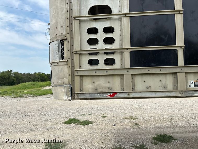 image for item DZ4591 2001 Wilson PSAL-303P livestock trailer
