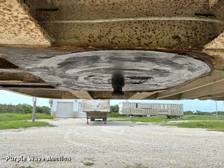 image for item DZ4591 2001 Wilson PSAL-303P livestock trailer