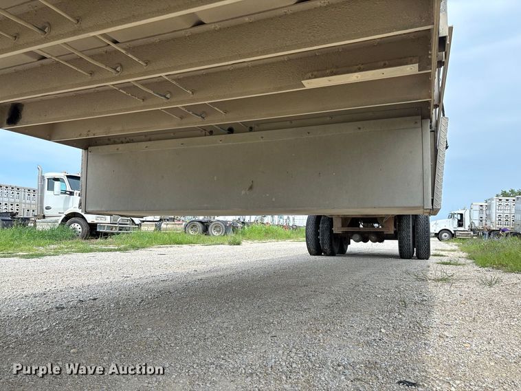image for item DZ4591 2001 Wilson PSAL-303P livestock trailer