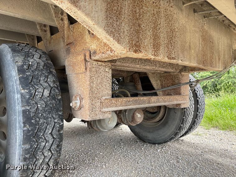 image for item DZ4591 2001 Wilson PSAL-303P livestock trailer
