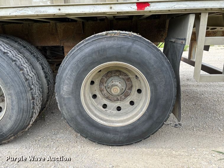 image for item DZ4591 2001 Wilson PSAL-303P livestock trailer