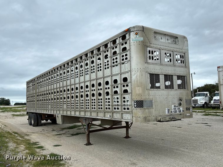 image for item DZ4592 2001 Wilson PSAL-303P livestock trailer