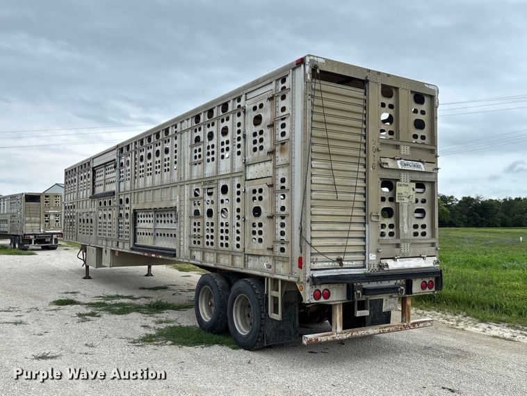 image for item DZ4592 2001 Wilson PSAL-303P livestock trailer