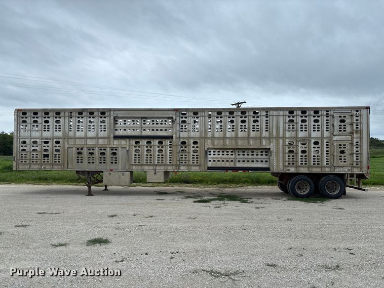 image for item DZ4592 2001 Wilson PSAL-303P livestock trailer