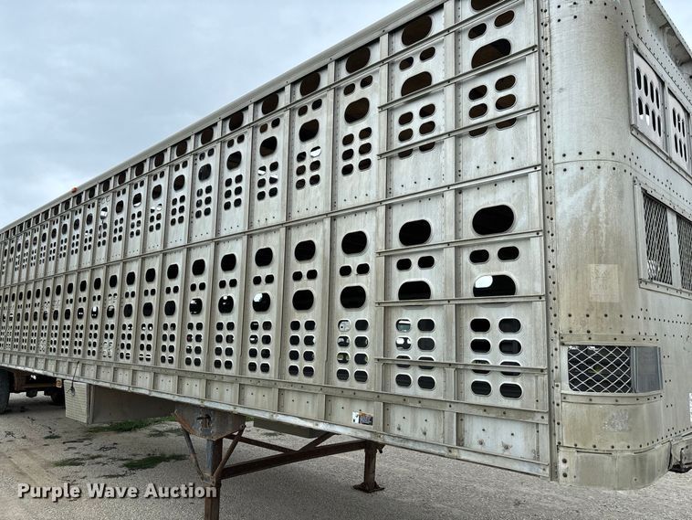 image for item DZ4592 2001 Wilson PSAL-303P livestock trailer